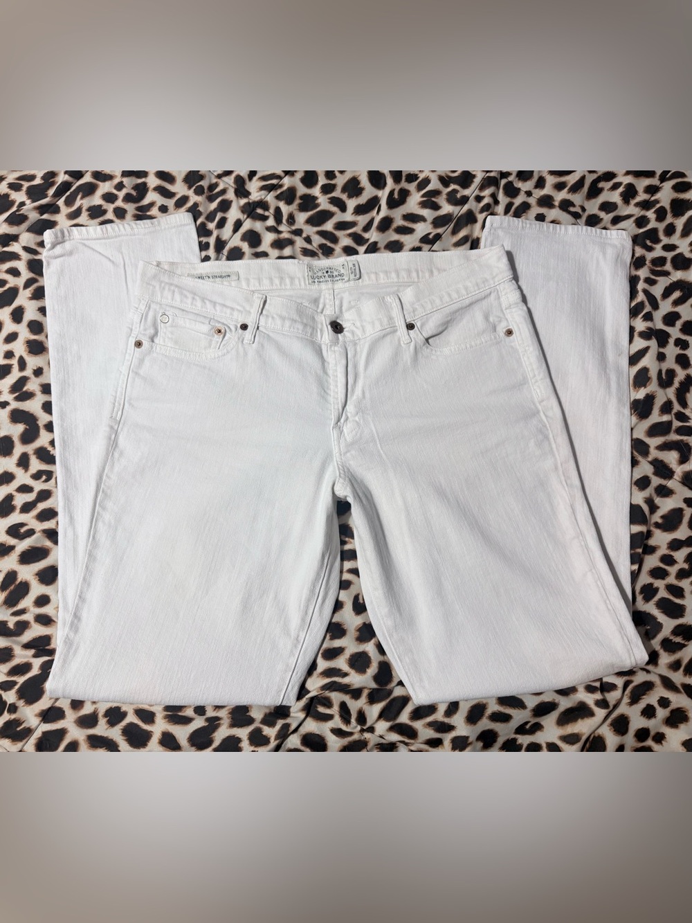 ✨Lucky Brand Sweet N’ Straight Jeans✨